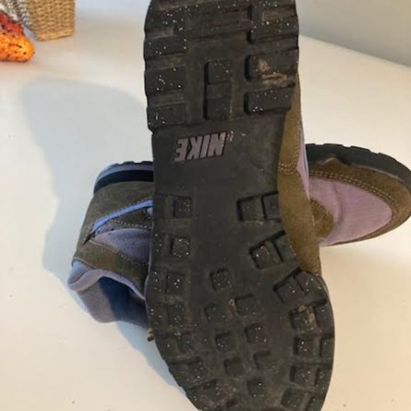 Women's Size 7.5 Vintage 90's Nike Regrind Canvas Hiking Boot - Picture 4 of 4